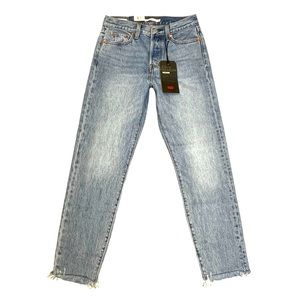 Levi Premium Wedgie. NWT. Blue Size 26